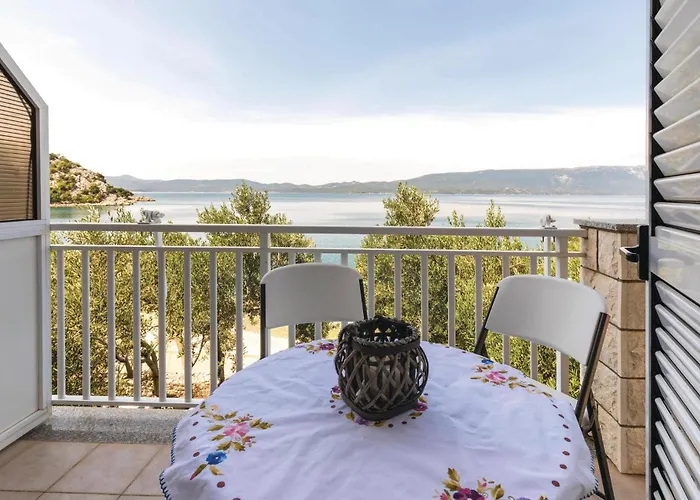 Appartement Awesome In With Wifi